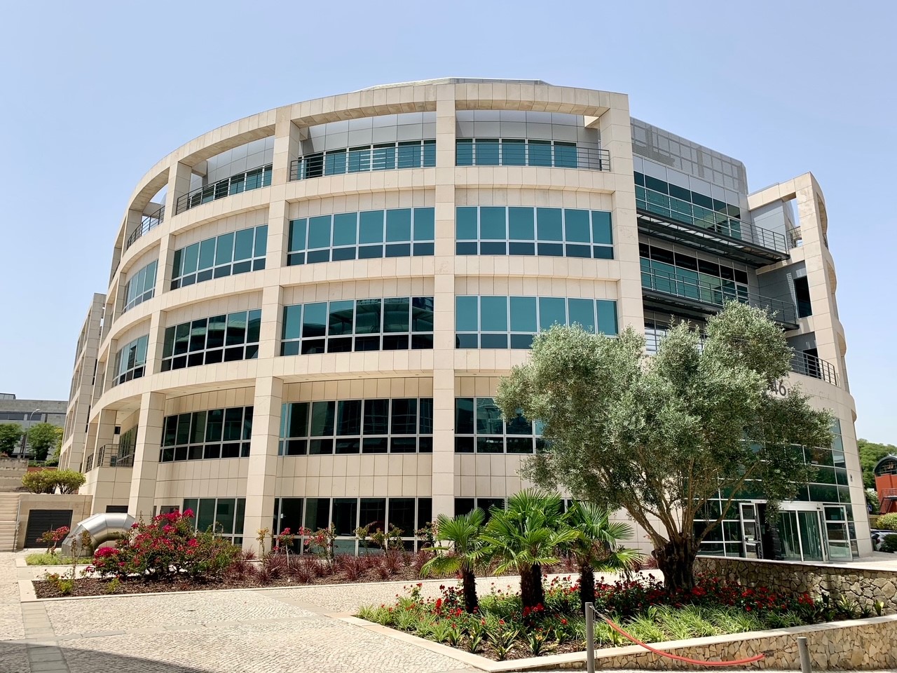 3-Buildings-Leased-at-Quinta-da-Fonte-Office-Park